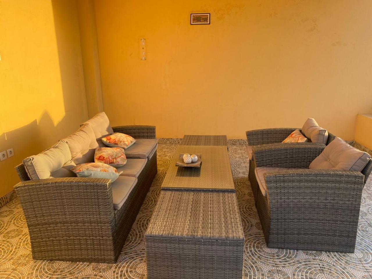 Residence Adja Binta Kane Sour Дакар Экстерьер фото